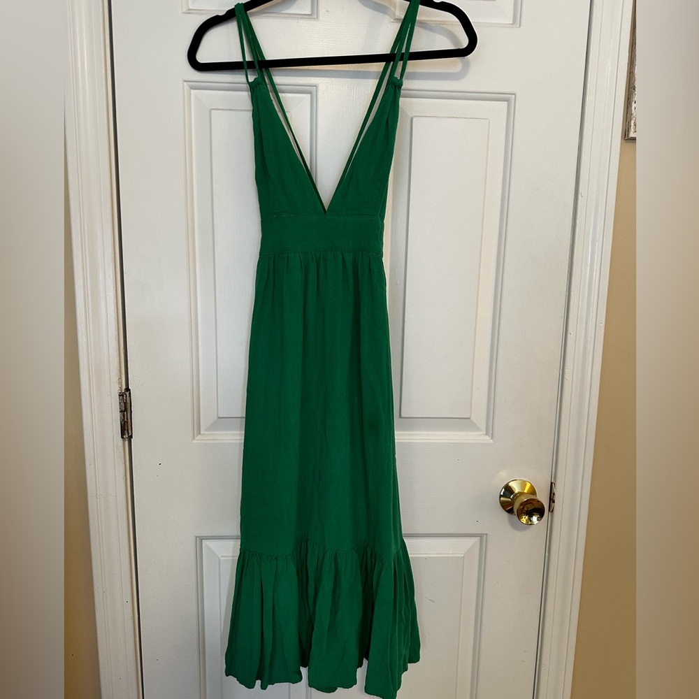Lulu’s Vibrant Green Dress